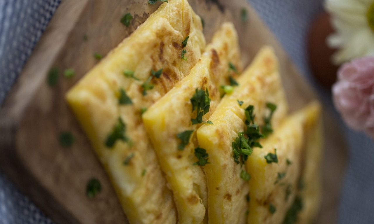 Receita de Pão de Queijo de Frigideira: dá para fazer rapidinho quando bater a fome