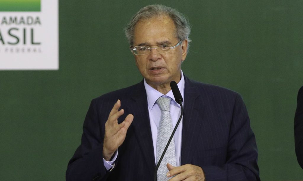 Inflação será principal problema econômico em 2022, afirma Paulo Guedes