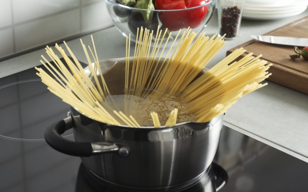 Esta é a melhor maneira de fazer macarrão em casa, mas nem todos conhecem