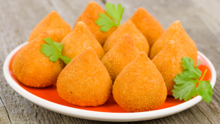 Receita de Coxinha de Mandioca: experimente você mesmo fazer essa delícia em casa