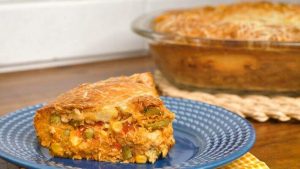 Aprenda a fazer uma torta de frango cremosa fácil e sem glúten para qualquer momento do dia