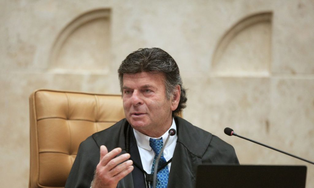 Servidores do Judiciário querem que Fux contrarie Bolsonaro e defenda reajuste a todas as categorias