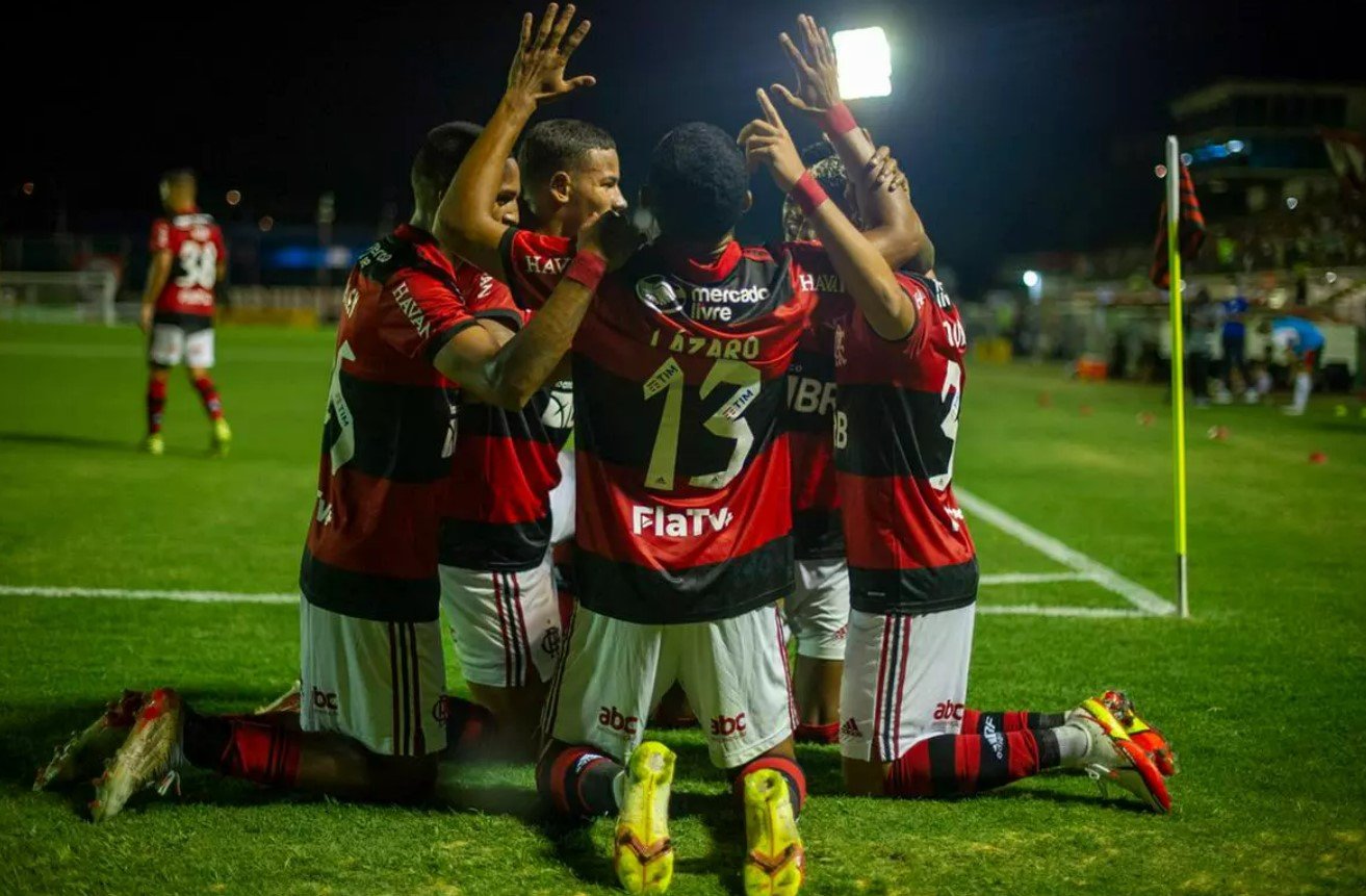 Flamengo escolhe cidade goiana para homenagear nas blusas de jogadores