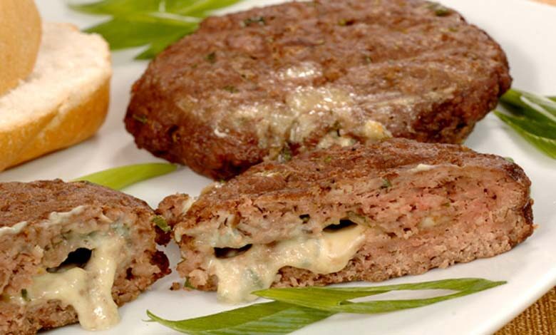 Receita de Hambúrguer Recheado: um prato delicioso para fazer em casa e sair da rotina