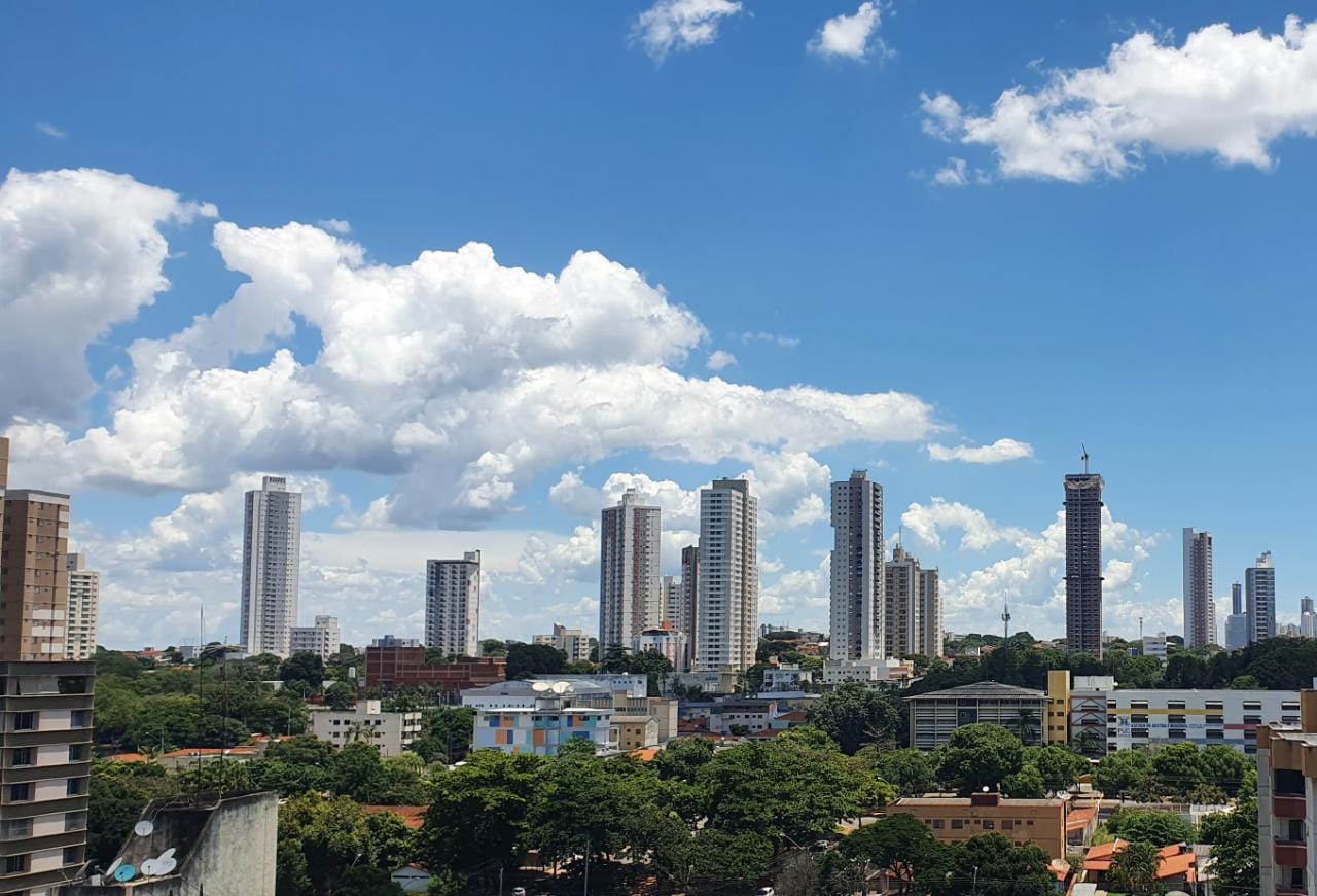 Saiba onde vai chover forte em Goiás e fazer calorão de quase 40º C