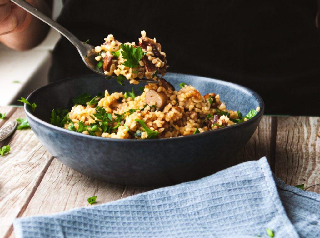 Receita de Arroz com Linguiça para fazer em casa: fica uma delícia