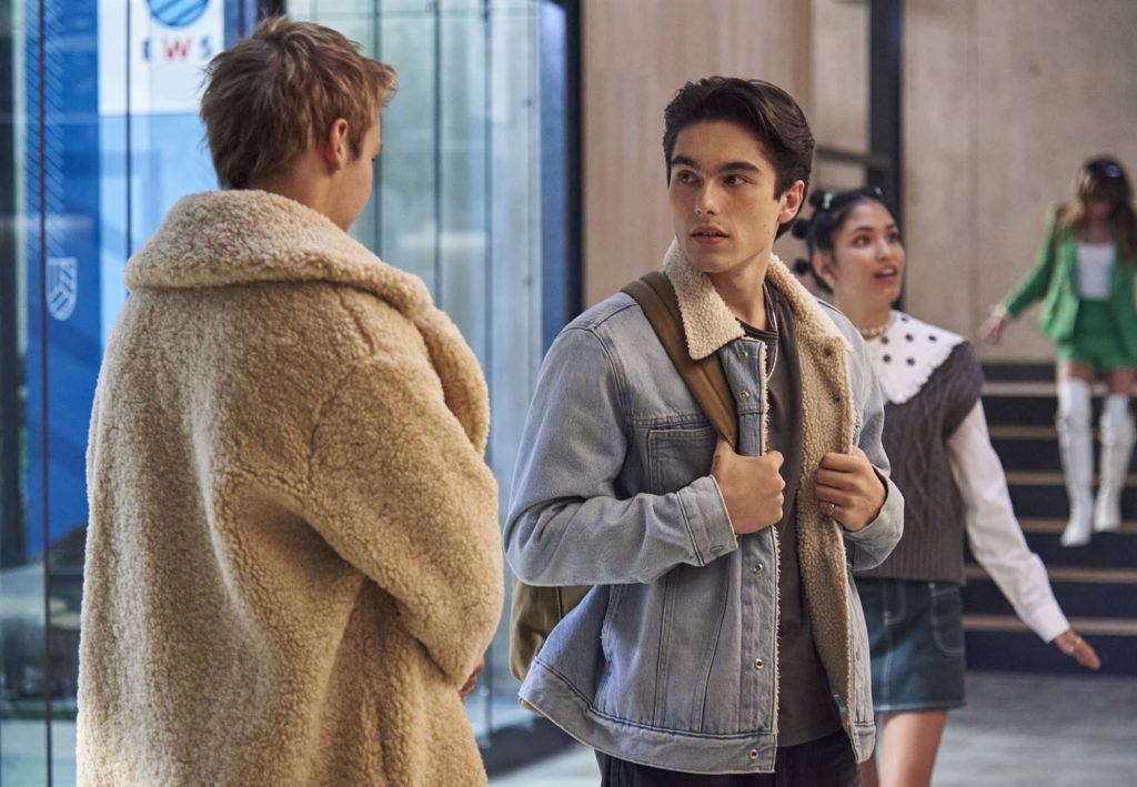 alguém muito próximo traindo a sua confiança