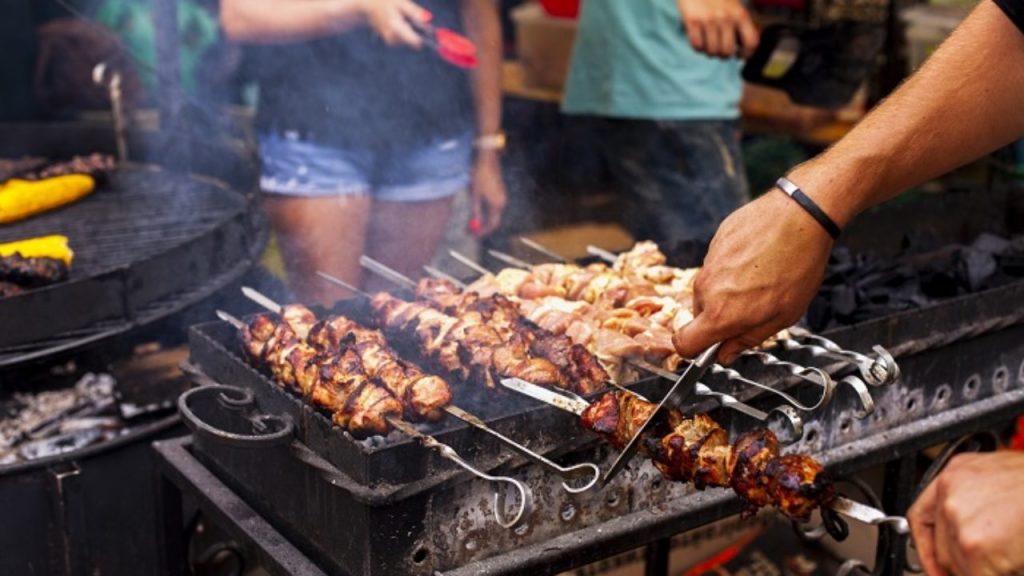 6 países que até hoje consomem carne de cachorro e gato nas refeições