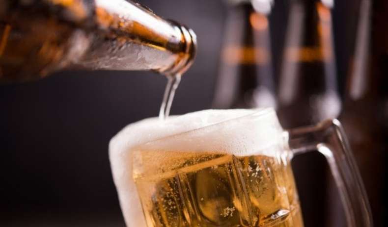 Existem cinco cervejas low carb no Brasil para pessoas fitness beberem sem culpa