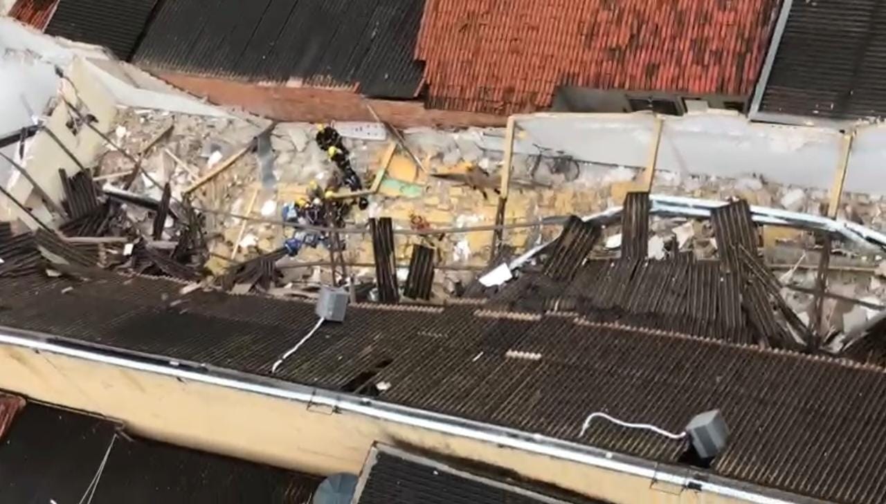 Local onde teto desabou em Goiânia. (Foto: Divulgação/CBMGO)