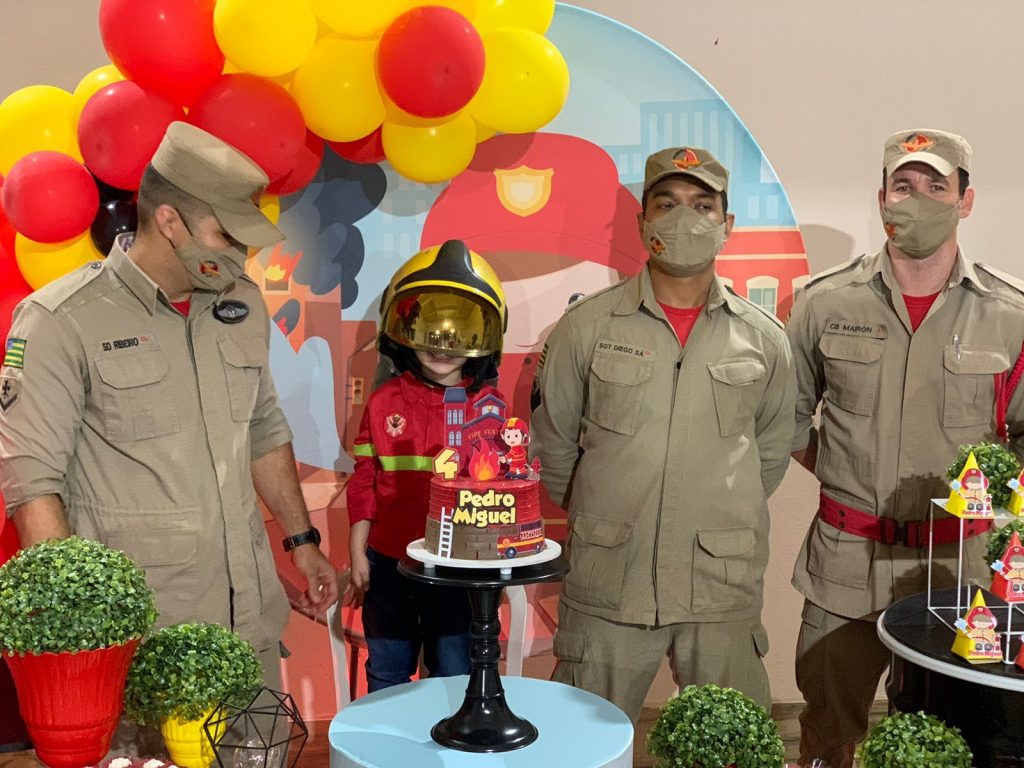 garotinho-bombeiros-3
