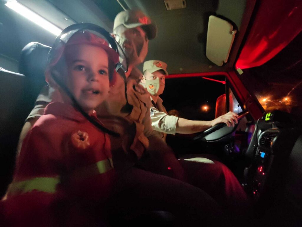garotinho-bombeiros-4