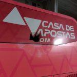 Ônibus do Bahia é atingido por bomba