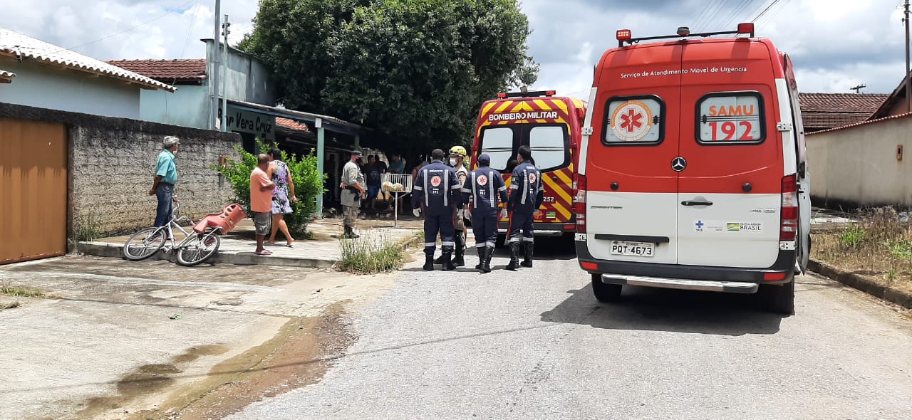 Imagem da cena do homicídio em Uruaçu. (Foto: Divulgação/Corpo de Bombeiros)