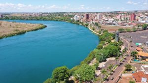 A cidade do interior de Goiás que se destaca em qualidade de vida e educação, onde alunos têm ensino integral, robótica, natação, quatro refeições por dia e transporte gratuito