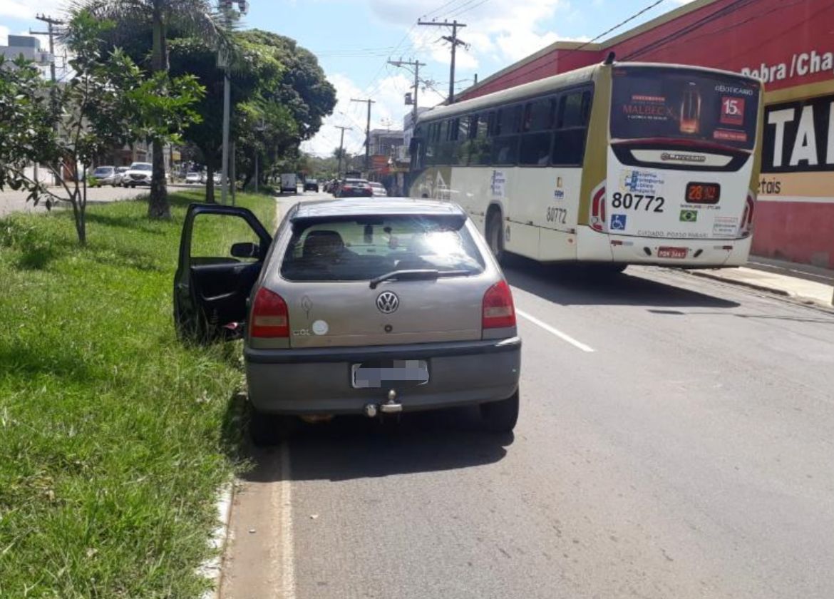 Carro envolvido no atropelamento de idoso (Foto: Divulgação)