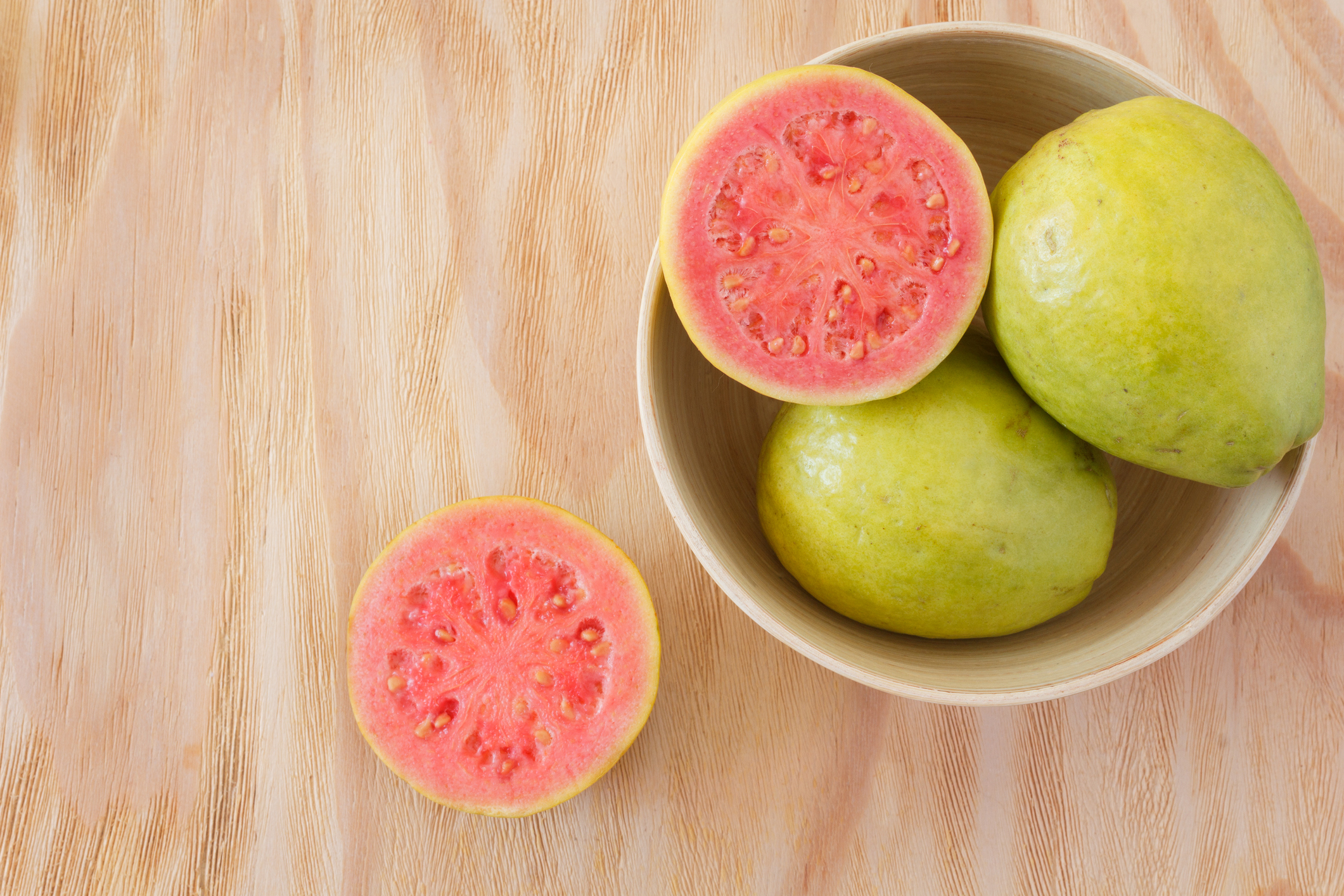 Conheça a fruta que ajuda a emagrecer, abaixa a glicose e aumenta a imunidade