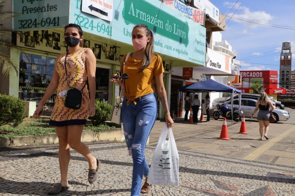 Máscaras podem ou não voltar com aumento dos casos de Covid-19? Goiânia, Aparecida e Anápolis respondem