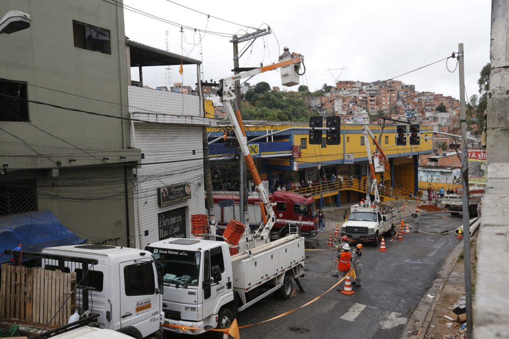 Saiba quais são os prazos para religação de energia e o que fazer em caso de atraso