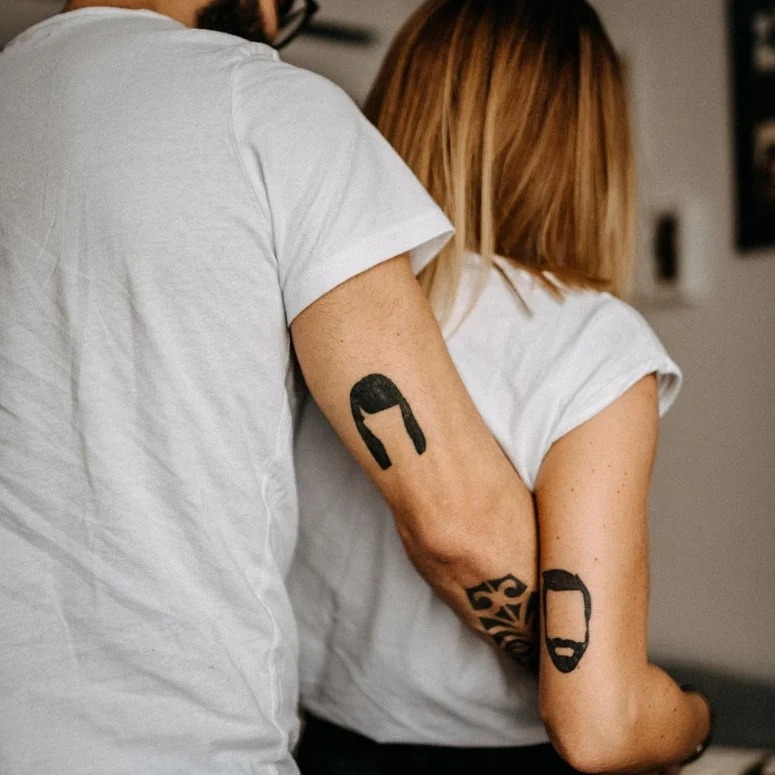 6 tatuagens de casal que todo mundo já ficou tentado a fazer