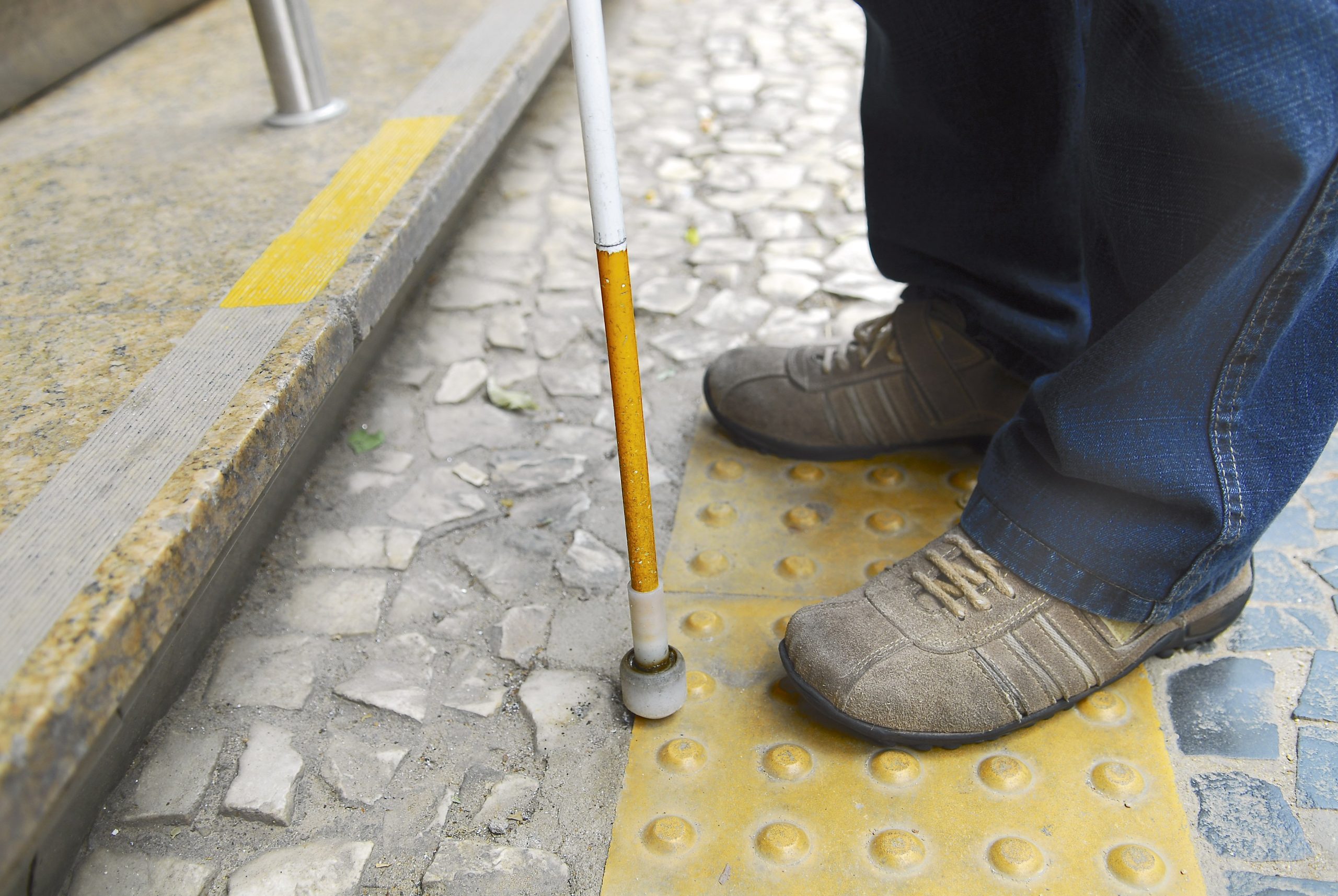 Desafio para as grandes cidades, acessibilidade nas vias públicas é um problema em Goiânia