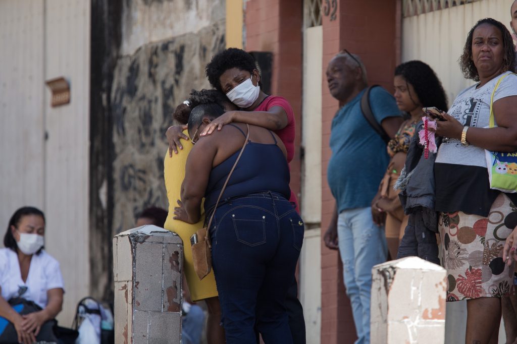 Operação policial deixa ao menos 22 mortos na Vila Cruzeiro, no Rio