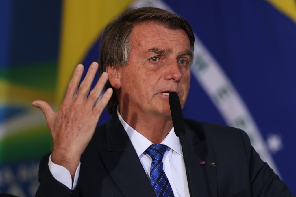 Bolsonaro diz, durante evento evangélico, que Brasil enfrenta problema espiritual