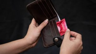 6 objetos que ninguém deve guardar dentro da carteira