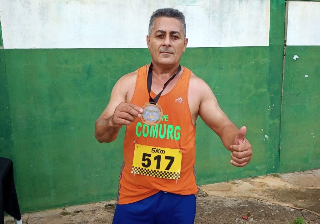 Gari maratonista de Goiânia começou a correr para vencer sedentarismo e hoje é exemplo de superação