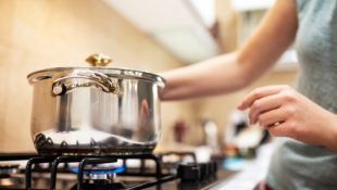 6 formas de economizar o gás de cozinha para fazer ele durar que todo mundo precisa saber