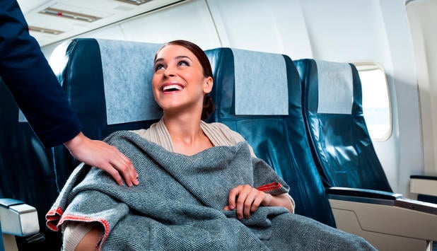 Descubra por que o ar-condicionado dos aviões é tão gelado e os passageiros sentem tanto frio