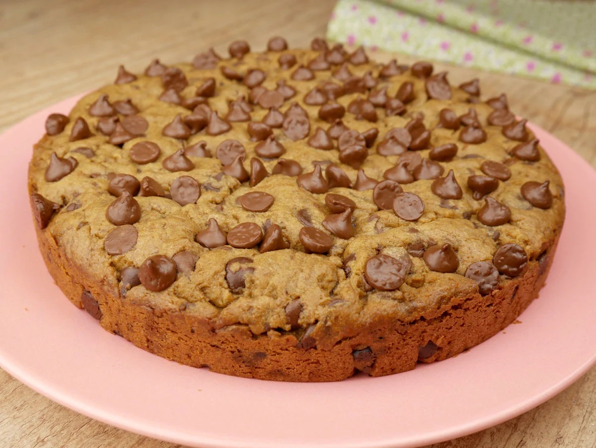 Receita de Torta de Cookie Recheada: aprenda a fazer em casa esta delícia