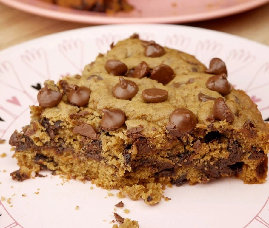 Receita de Torta de Cookie Recheada: aprenda a fazer em casa esta delícia