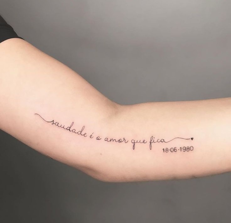 6 tatuagens com frases que carregam um significado especial