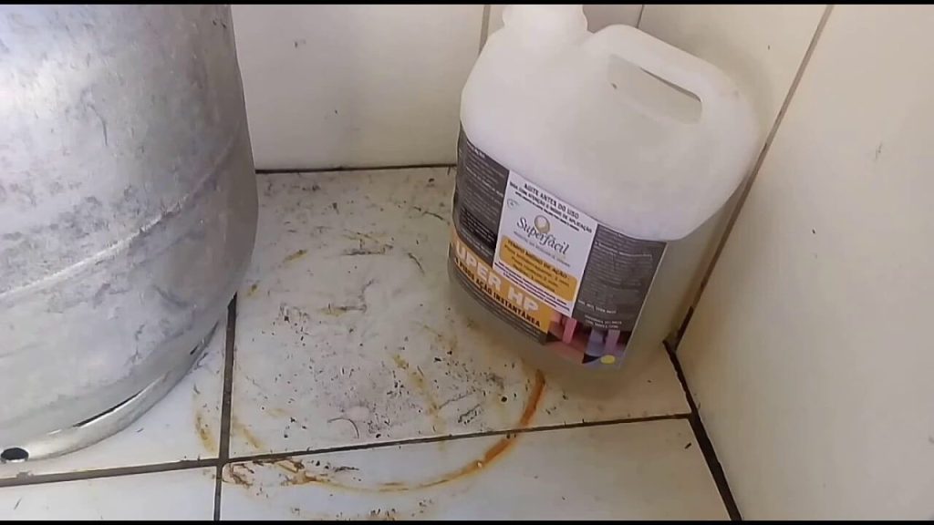 Esta é a melhor maneira de tirar a mancha de ferrugem do piso de casa