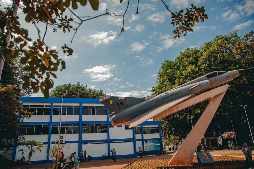 Van do Procon ficará estacionado na Praça Americano do Brasil (Foto: Bruno Velasco/ Secom)