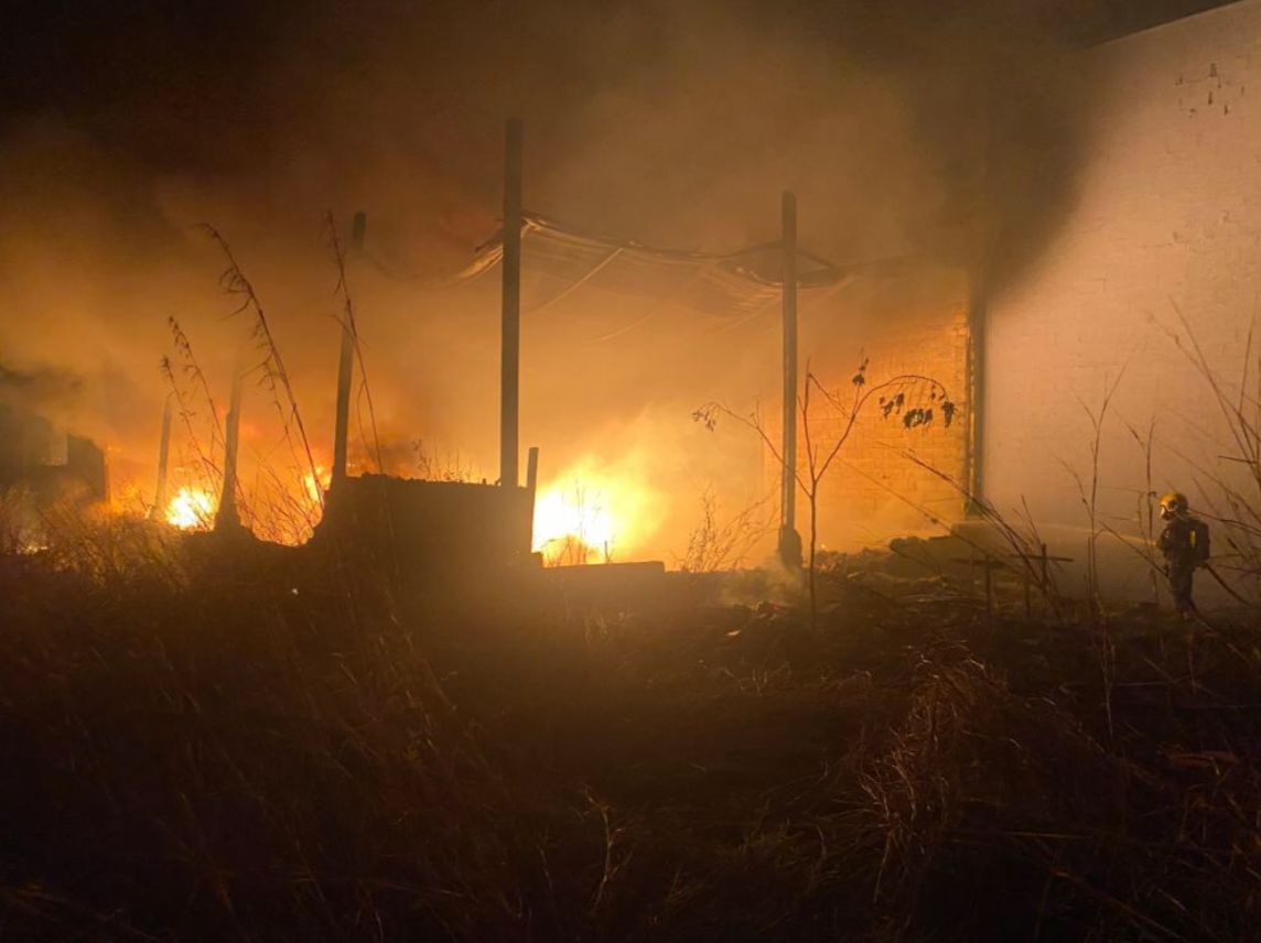 Veja as imagens do incêndio de grandes proporções que deixou prejuízo milionário em Goiânia