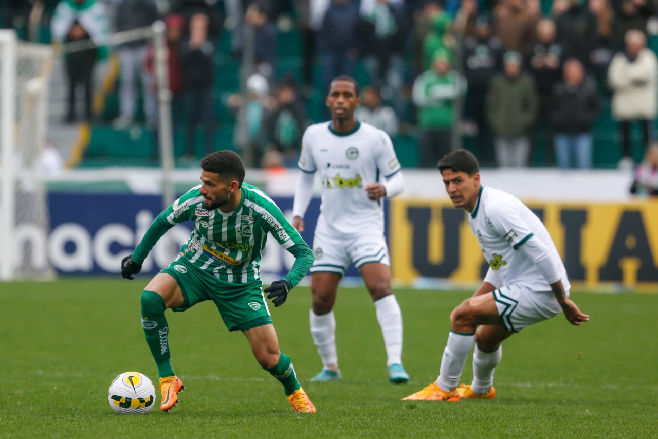 Juventude perde pênalti, tem gol anulado pelo VAR e empata com o Goiás