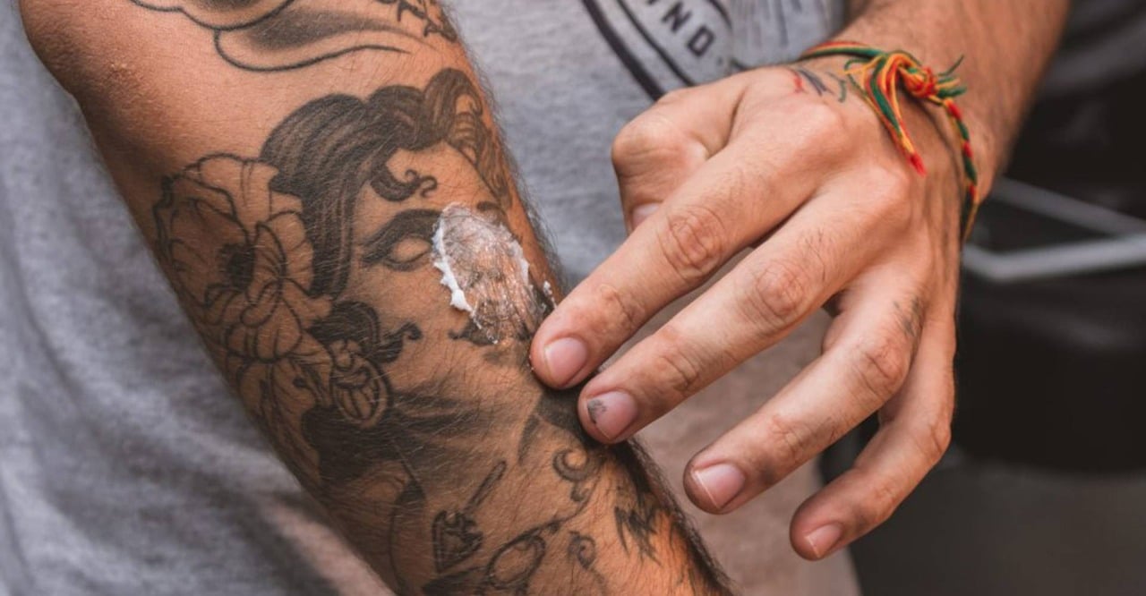6 erros que a maioria das pessoas que tem tatuagem no corpo cometem