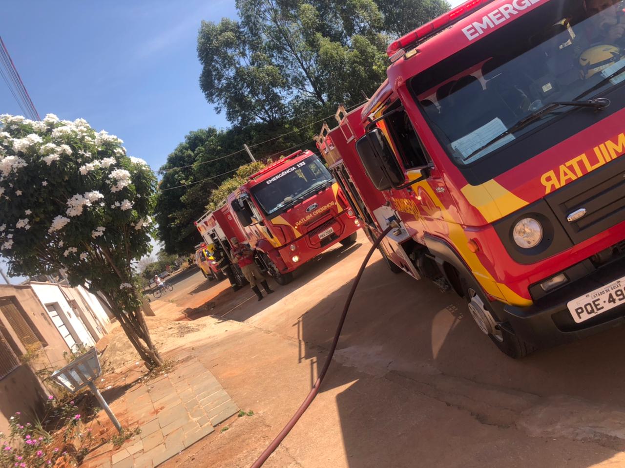 Corpo de Bombeiros foi acionado para controlar as chamas. (Foto: Divulgação/CBMGO)