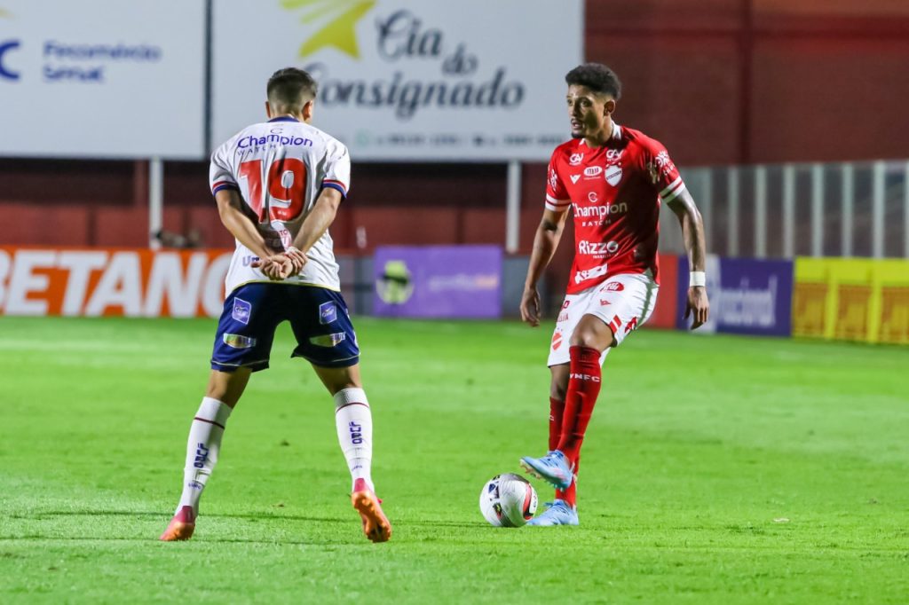 Vila sofre gol no fim e só empata com o Bahia jogando em casa