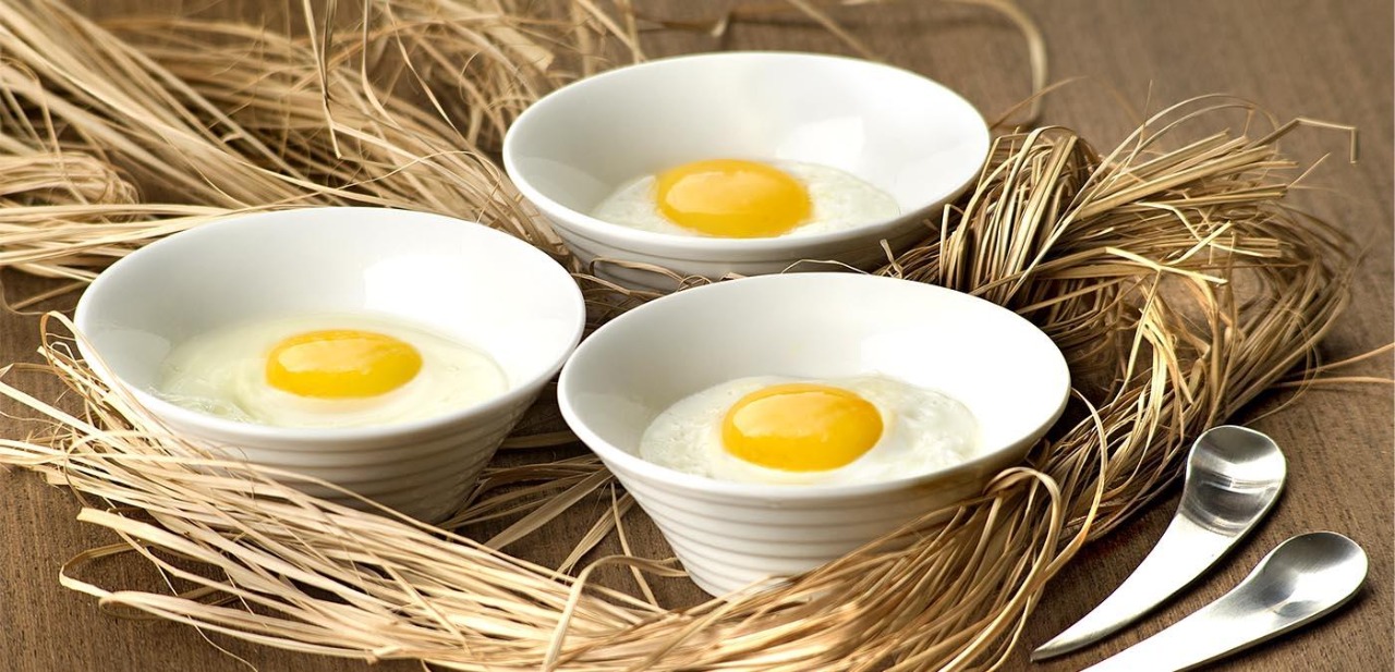 Aprenda do jeito certo a fazer ovo cozido no micro-ondas: é fácil e rápido