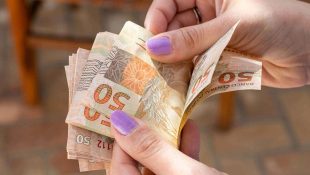 Mães solteiras poderão passar a receber R$ 1.200 por mês do Governo Federal