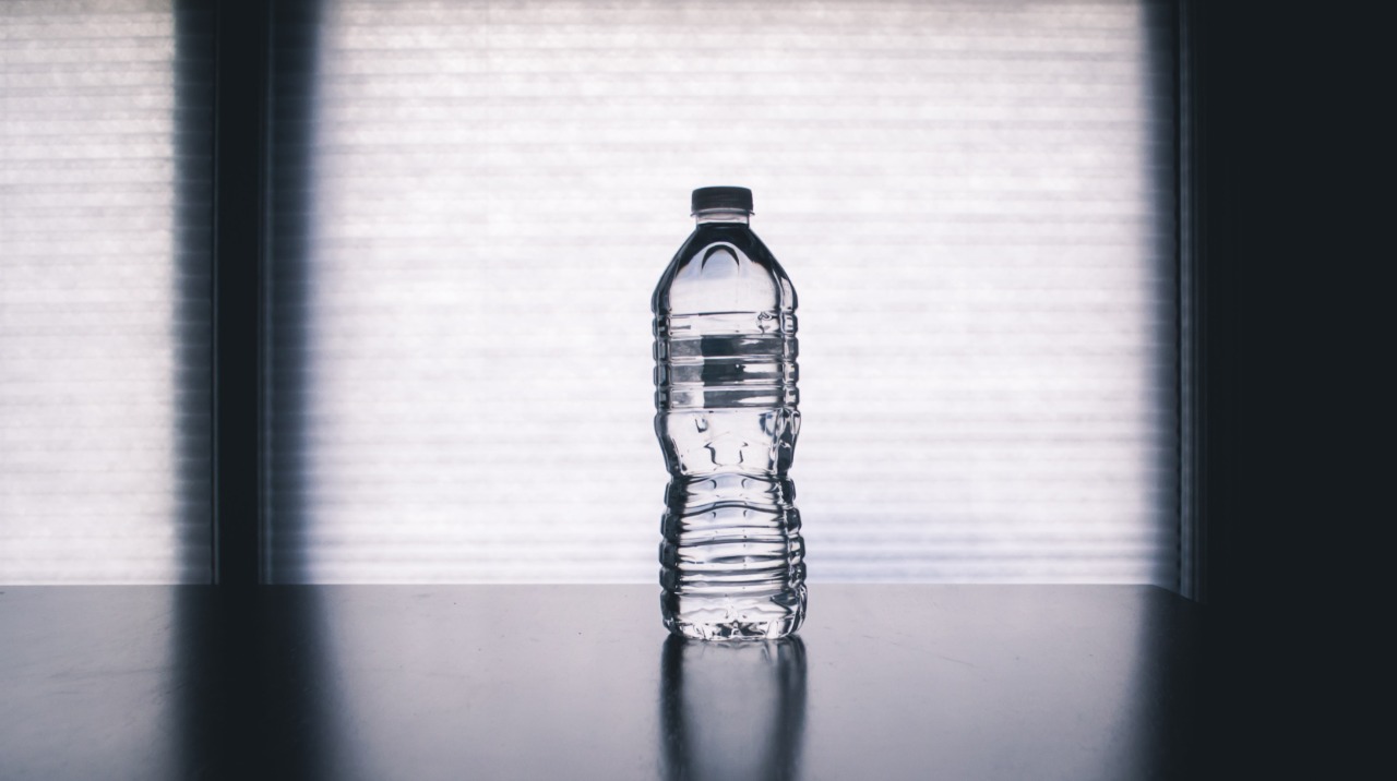 6 alertas de que você não está bebendo água suficiente