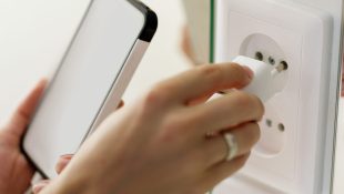 Truques do WhatsApp que podem salvar a bateria do seu celular