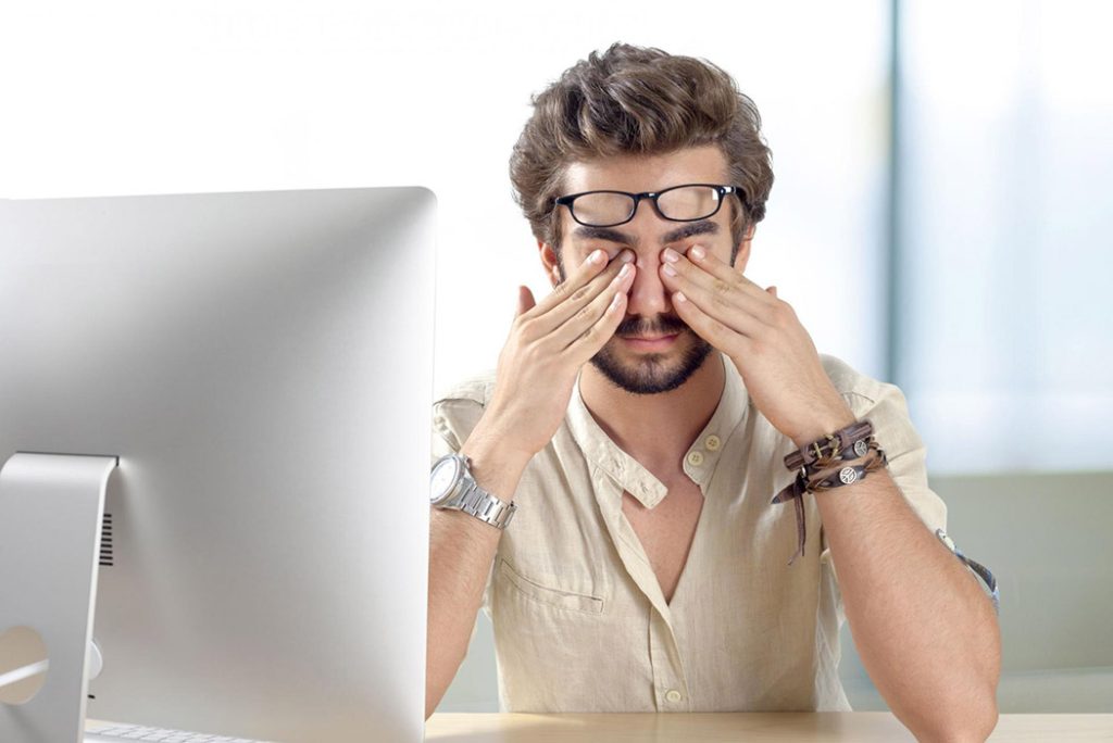 Seus olhos precisam relaxar! Aprenda 6 exercícios para fazer quando estiver cansado
