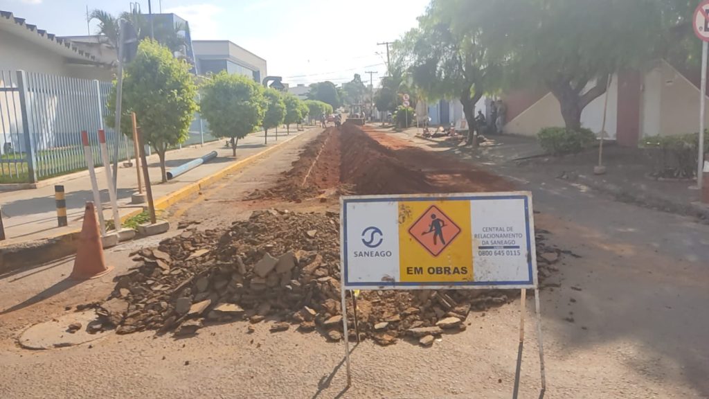 Número de buracos da Saneago em Anápolis ainda assusta