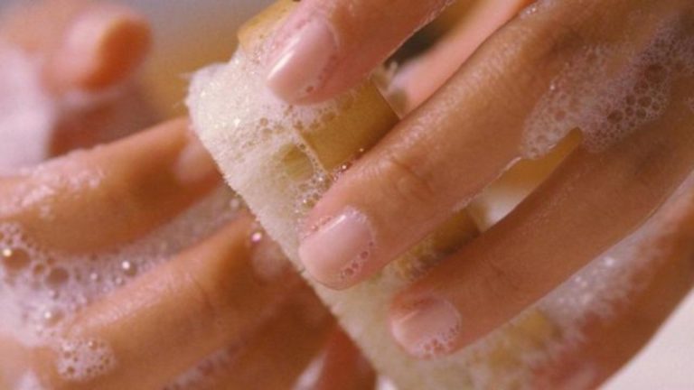 Esta é a melhor maneira de limpar a sujeira debaixo das unhas e talvez você não saiba