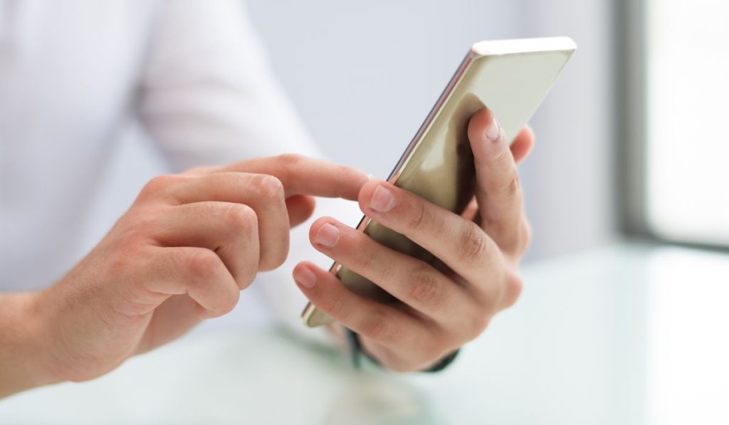 Código segredo no WhatsApp impede que uma pessoa saiba que você visualizou uma mensagem responder números