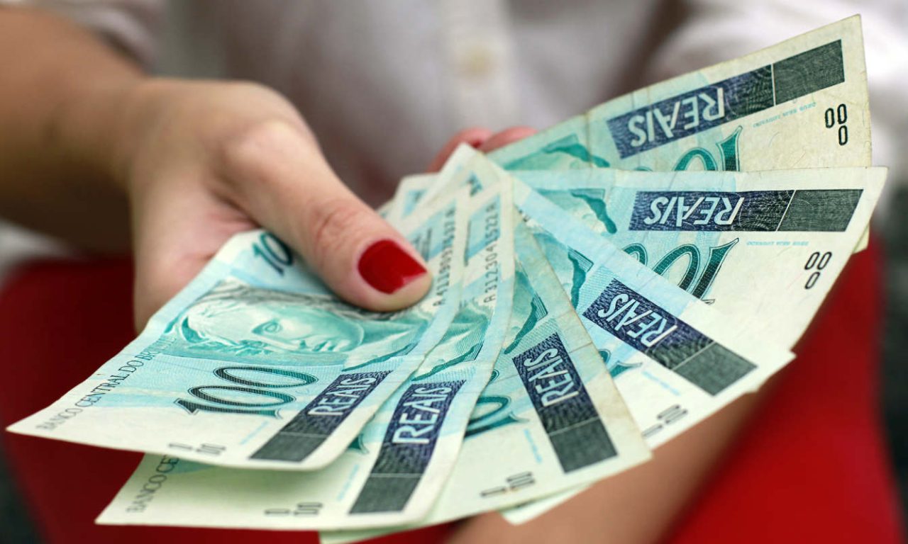 Mulheres que têm o próprio negócio já podem solicitar benefício de R$ 5 mil